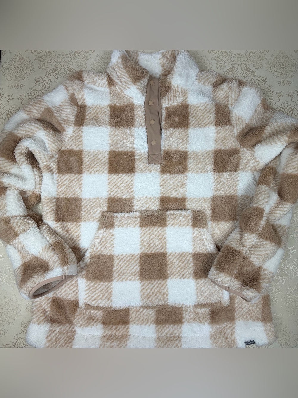 Eddie Bauer Plaid Tan and White Fleece Pullover Medium, Cozy, Warm